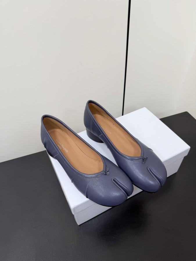 Maison margiela women's shoes Maison margiela MM6 tabi — AAA Quality Replica — photo 2