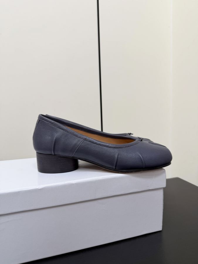 Maison margiela women's shoes Maison margiela MM6 tabi — AAA Quality Replica — photo 4