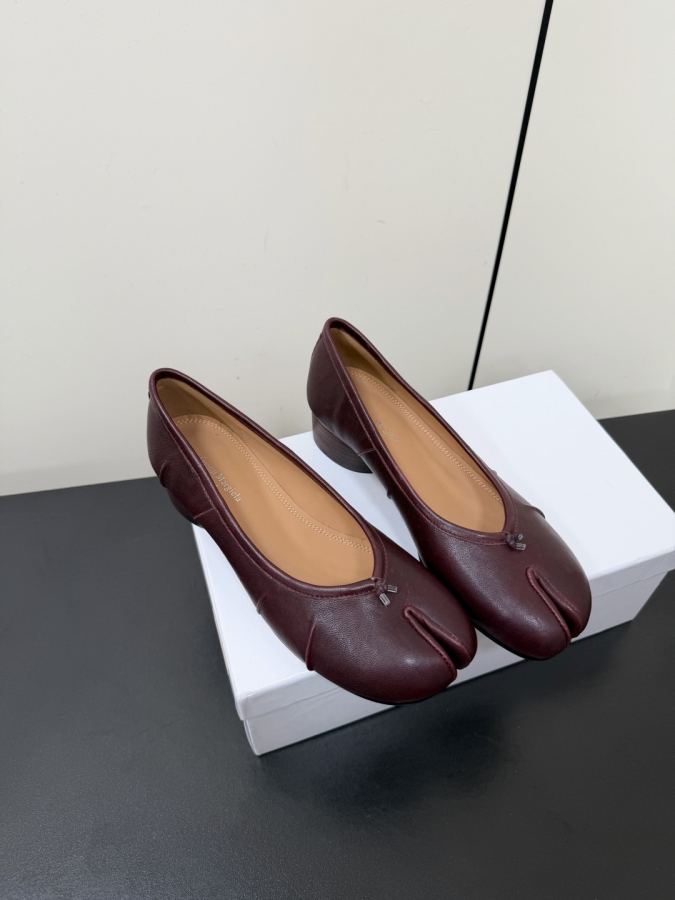 Maison margiela women's shoes Maison margiela MM6 tabi — AAA Quality Replica — photo 2