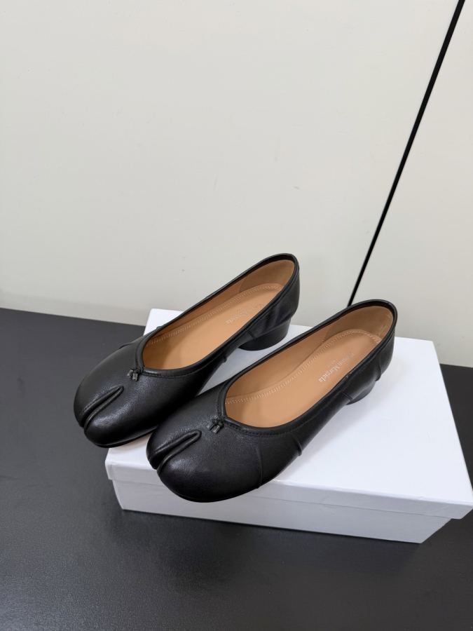 Maison margiela women's shoes Maison margiela MM6 tabi — AAA Quality Replica — photo 3