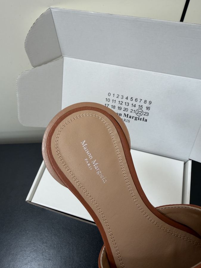 Maison margiela women's shoes Maison Margiela mm6 tabi 26 SS New — 1:1 Replica For Sale — photo 7