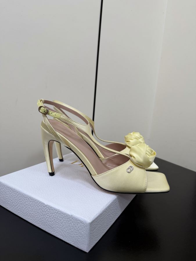 Dior women's shoes Dior flower-embellished high heels. A kind of complex beauty during the economic — 1:1 Replica — photo 4