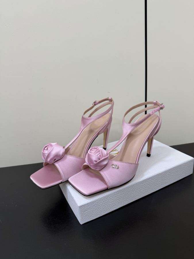 Dior women's shoes Dior flower-embellished high heels. A kind of complex beauty during the economic — AAA Quality Replica — photo 3