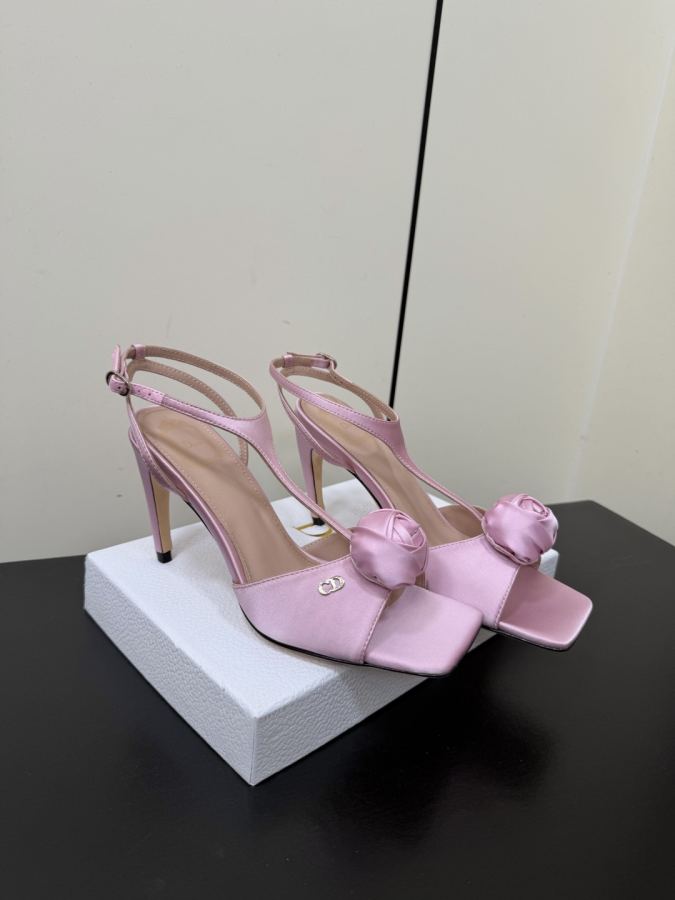 Dior women's shoes Dior flower-embellished high heels. A kind of complex beauty during the economic — AAA Quality Replica — photo 2