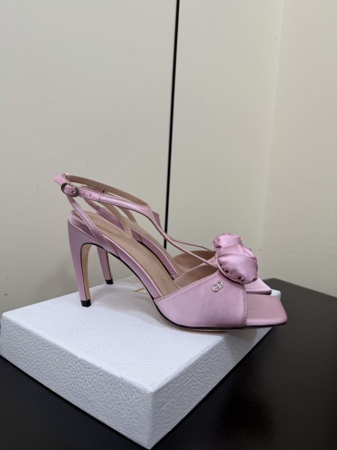 Dior women's shoes Dior flower-embellished high heels. A kind of complex beauty during the economic — AAA Quality Replica — photo 4