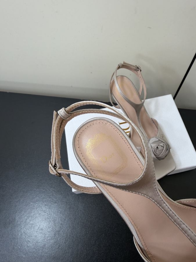 Dior women's shoes Dior flower-embellished high heels. A kind of complex beauty during the economic — 1:1 Replica For Sale — photo 7