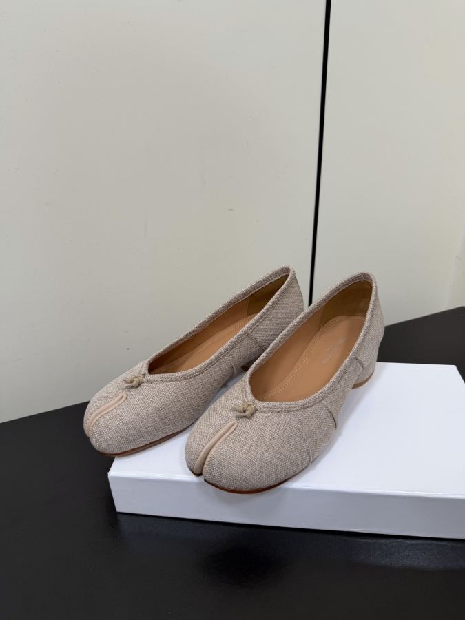 Maison margiela women's shoes Maison margiela MM6 tabi — AAA Quality Replica — photo 3