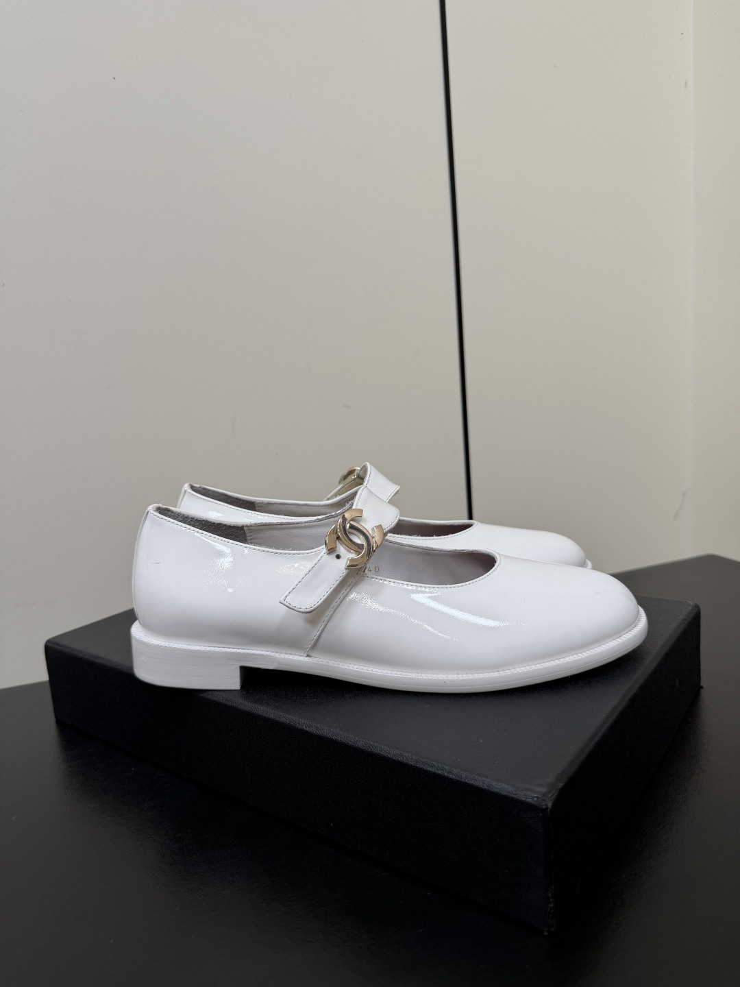 CHANEL women's shoes Chanel 26 A New — AAA Quality Replica — photo 4
