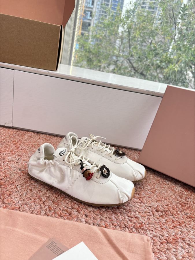 Miumiu women's shoes G086 Miu 2026 New Miu — Premium Replica — photo 3