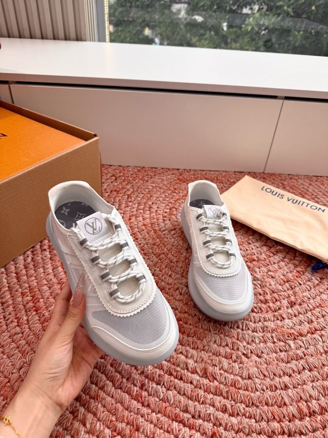 LV women's shoes LV Footprint Soccer Pharrell Williams — 1:1 Replica — photo 3