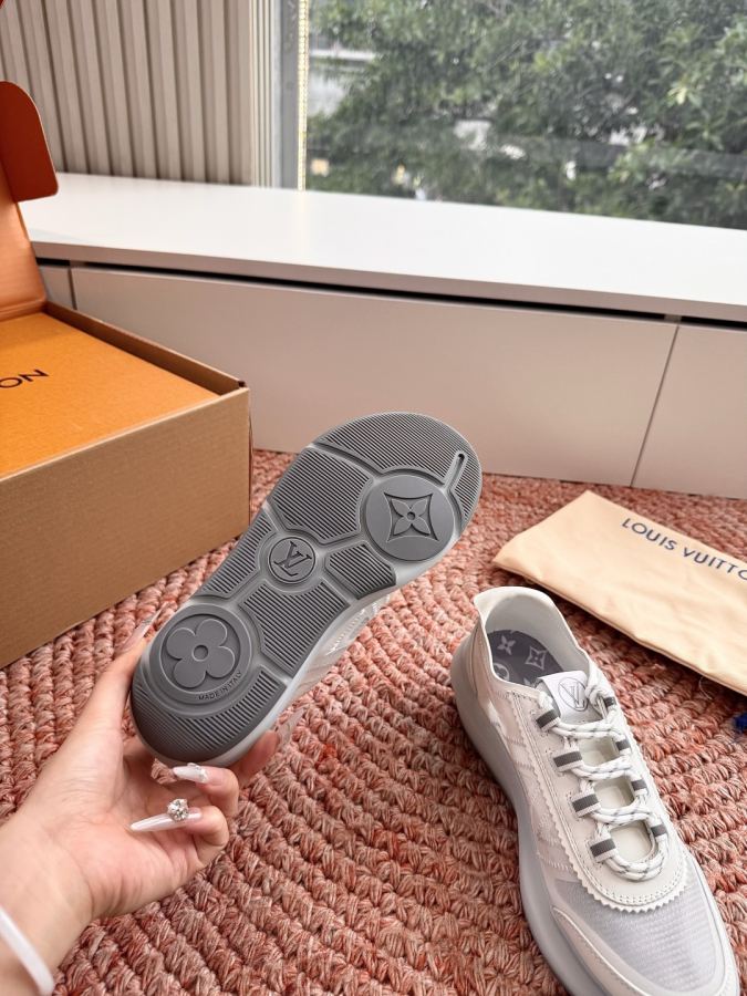 LV women's shoes LV Footprint Soccer Pharrell Williams — 1:1 Replica — photo 9