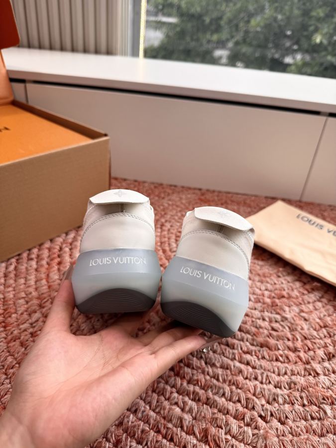 LV women's shoes LV Footprint Soccer Pharrell Williams — 1:1 Replica — photo 8