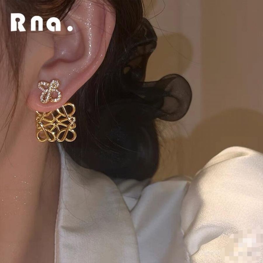 Loewe Jewelry LOEWE’s irresistible charm is the new favorite in the fashion circle — AAA Quality Replica