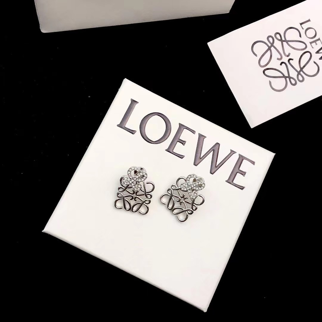 Loewe Jewelry LOEWE’s irresistible charm is the new favorite in the fashion circle — AAA Quality Replica — photo 9