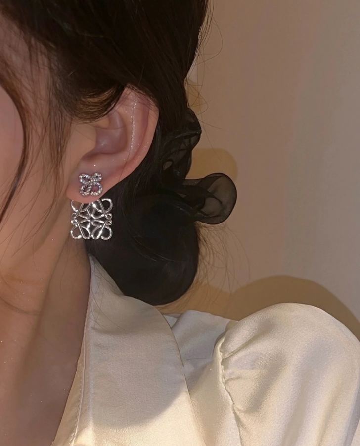 Loewe Jewelry LOEWE’s irresistible charm is the new favorite in the fashion circle — AAA Quality Replica — photo 2