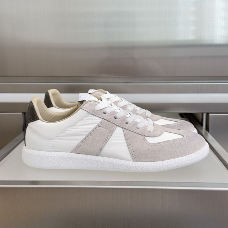 Damenschuhe von Maison Margiela. Top-Version: Paar-Version