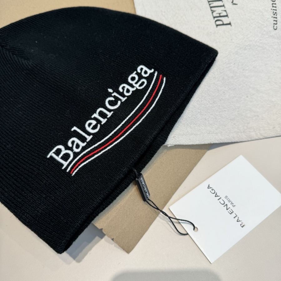 Cappello Balenciaga Newlogo, stile — photo 3