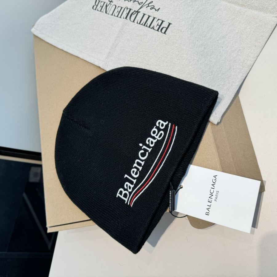 Cappello Balenciaga Newlogo, stile — photo 4