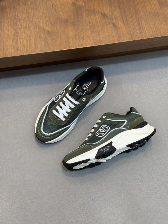 VALENTINO shoe VLTN 𝑶𝒏𝒆𝑺𝒕𝒖𝒅 2024 New. ZP. / 𝐓𝐏𝐔 39-44.45 — 1:1 Replica For Sale — photo 5