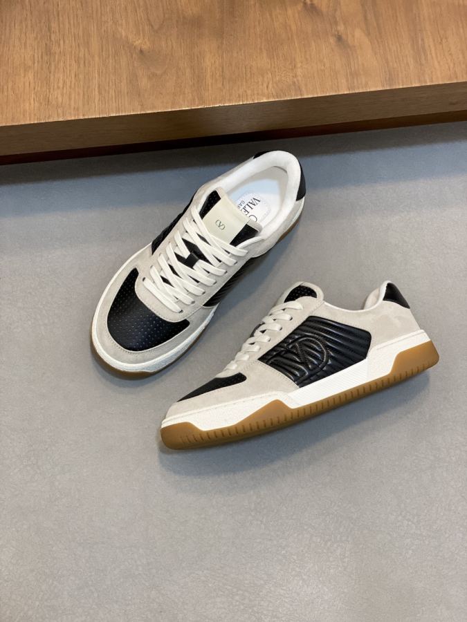 VALENTINO shoe VLTN 𝑶𝒏𝒆𝑺𝒕𝒖𝒅 2024 New. ZP. / 𝐓𝐏𝐔 39-44.45 — 1:1 Replica — photo 5