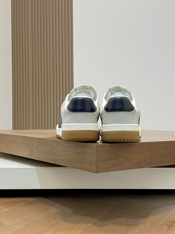 VALENTINO shoe VLTN 𝑶𝒏𝒆𝑺𝒕𝒖𝒅 2024 New. ZP. / 𝐓𝐏𝐔 39-44.45 — 1:1 Replica — photo 8
