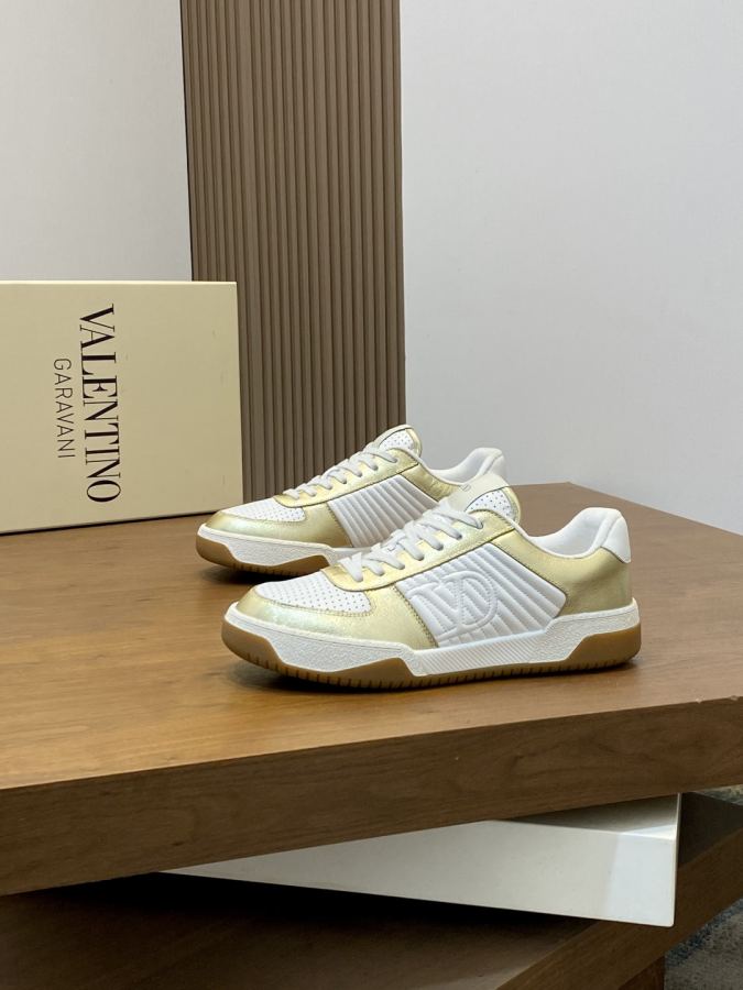 VALENTINO shoe VLTN 𝑶𝒏𝒆𝑺𝒕𝒖𝒅 2024 New. ZP. / 𝐓𝐏𝐔 39-44.45 — Premium Replica — photo 3