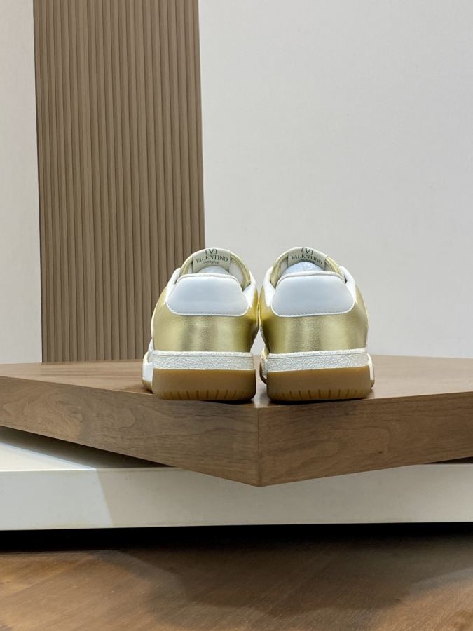 VALENTINO shoe VLTN 𝑶𝒏𝒆𝑺𝒕𝒖𝒅 2024 New. ZP. / 𝐓𝐏𝐔 39-44.45 — Premium Replica — photo 8