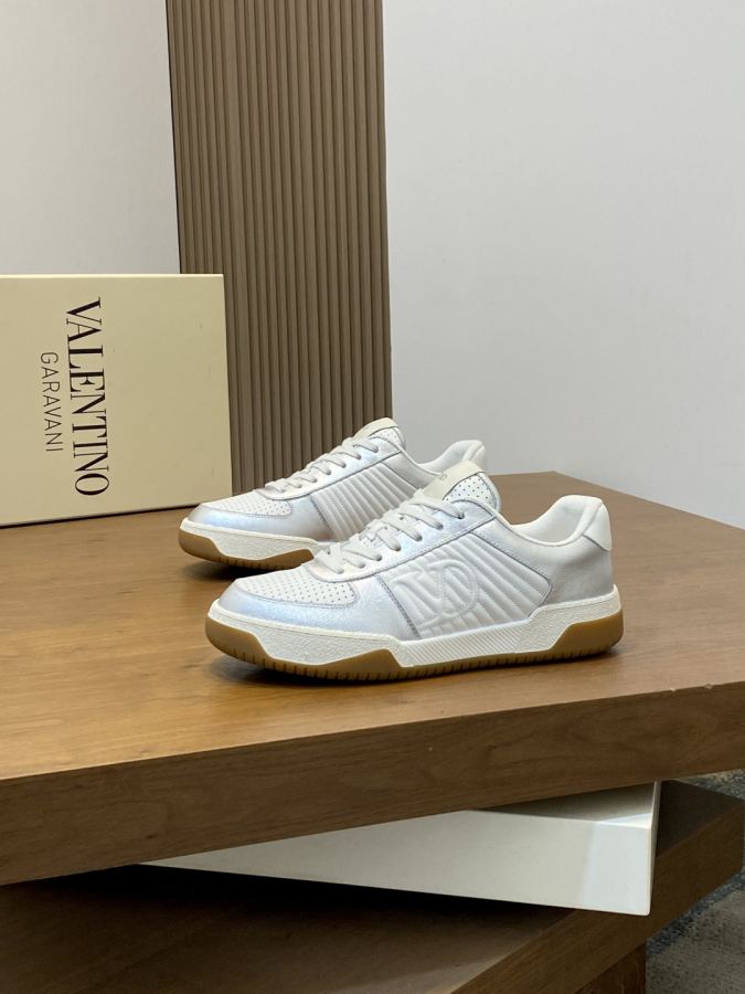 VALENTINO shoe VLTN 𝑶𝒏𝒆𝑺𝒕𝒖𝒅 Series 2024 ZP | 𝐓𝐏𝐔 39-44 45 — 1:1 Replica — photo 3