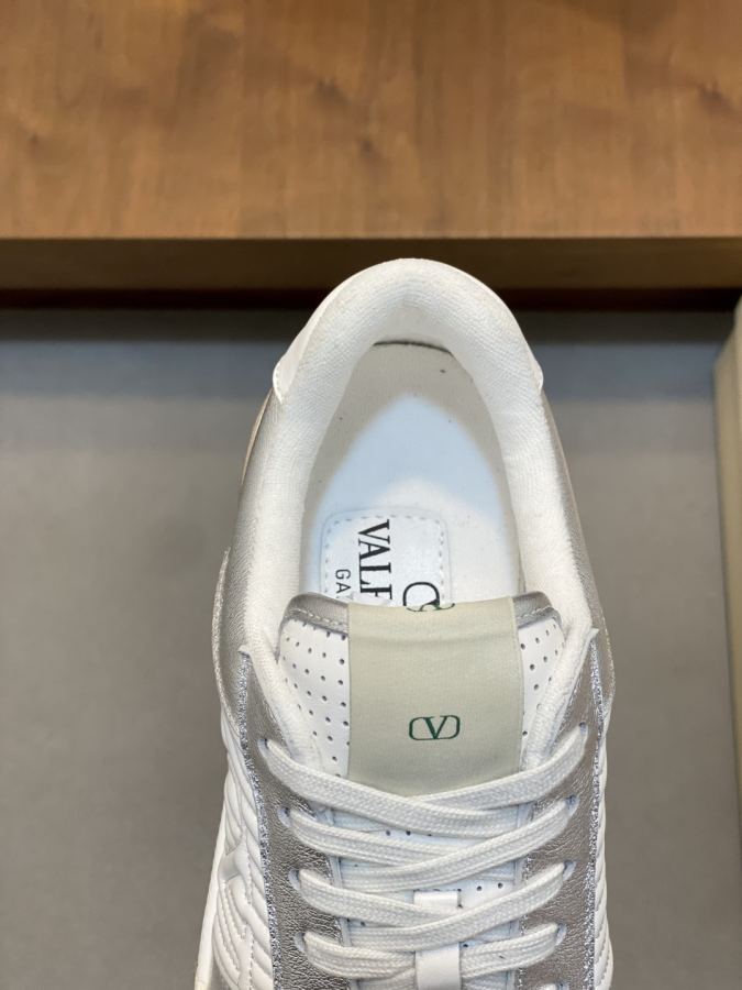 VALENTINO shoe VLTN 𝑶𝒏𝒆𝑺𝒕𝒖𝒅 Series 2024 ZP | 𝐓𝐏𝐔 39-44 45 — 1:1 Replica — photo 7