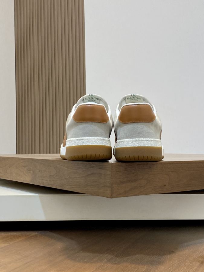 VALENTINO shoe VLTN 𝑶𝒏𝒆𝑺𝒕𝒖𝒅 2024 New. ZP. / 𝐓𝐏𝐔 39-44.45 — AAA Quality Replica — photo 8