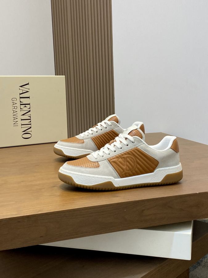 VALENTINO shoe VLTN 𝑶𝒏𝒆𝑺𝒕𝒖𝒅 2024 New. ZP. / 𝐓𝐏𝐔 39-44.45 — AAA Quality Replica — photo 3