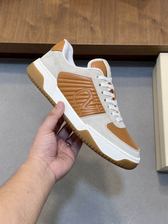 VALENTINO shoe VLTN 𝑶𝒏𝒆𝑺𝒕𝒖𝒅 2024 New. ZP. / 𝐓𝐏𝐔 39-44.45 — AAA Quality Replica — photo 4