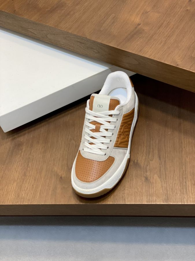 VALENTINO shoe VLTN 𝑶𝒏𝒆𝑺𝒕𝒖𝒅 2024 New. ZP. / 𝐓𝐏𝐔 39-44.45 — AAA Quality Replica — photo 6