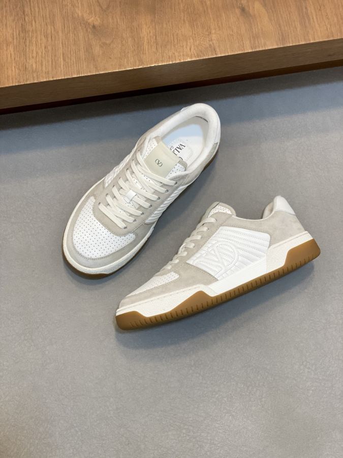 VALENTINO shoe VLTN 𝑶𝒏𝒆𝑺𝒕𝒖𝒅 2024 New. ZP. / 𝐓𝐏𝐔 39-44.45 — Premium Replica — photo 5