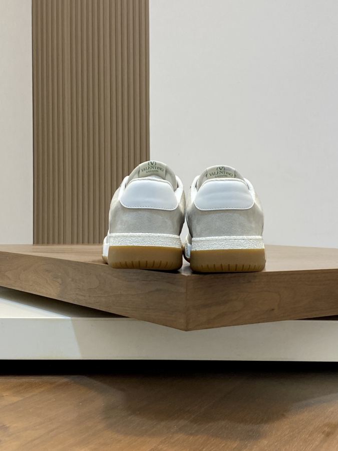 VALENTINO shoe VLTN 𝑶𝒏𝒆𝑺𝒕𝒖𝒅 2024 New. ZP. / 𝐓𝐏𝐔 39-44.45 — Premium Replica — photo 8