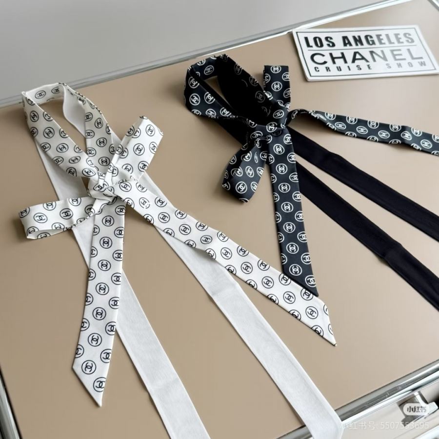 Chanel scarf This double-layered silk scarf and headband are stunning — AAA Quality Replica — photo 3