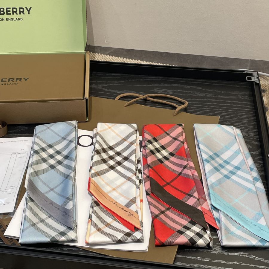 burberry scarf Burberry Vintage SVIP 180 8 — Premium Replica — photo 2