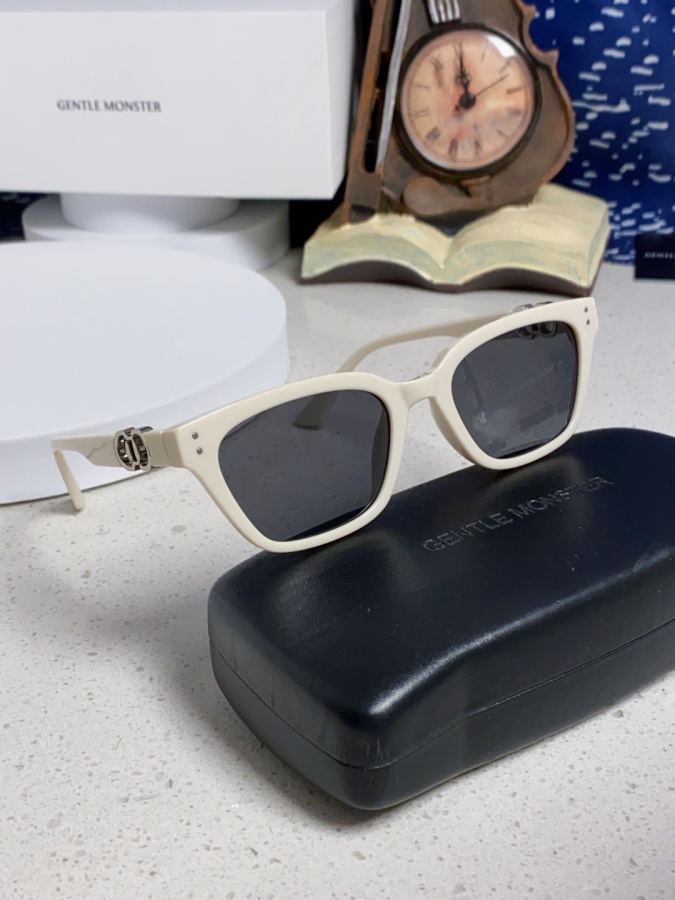 GM glasses Gentle Moster(GM) 2026 New GM ins XOXO — 1:1 Replica For Sale — photo 9