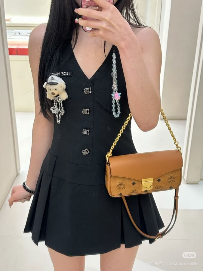 MCM bag MCM chain bag, one bag that can be carried multiple times, elegant and casual, carrying — Premium Replica — photo 9