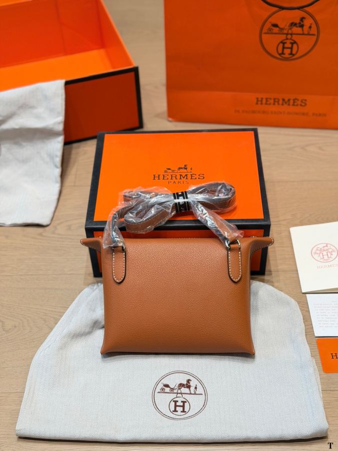 Hermes Women Hermès Evelyne III | TPM ​​ | Clemence￼ Hightland￼ Skeleton”H”logo — AAA Quality Replica — photo 5