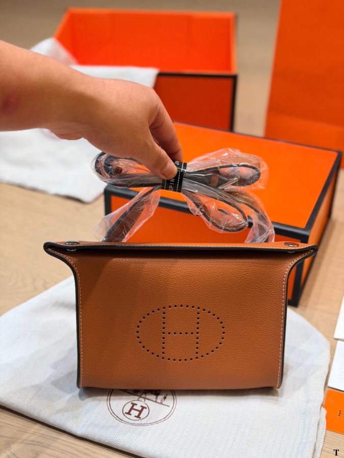 Hermes Women Hermès Evelyne III | TPM ​​ | Clemence￼ Hightland￼ Skeleton”H”logo — AAA Quality Replica — photo 7