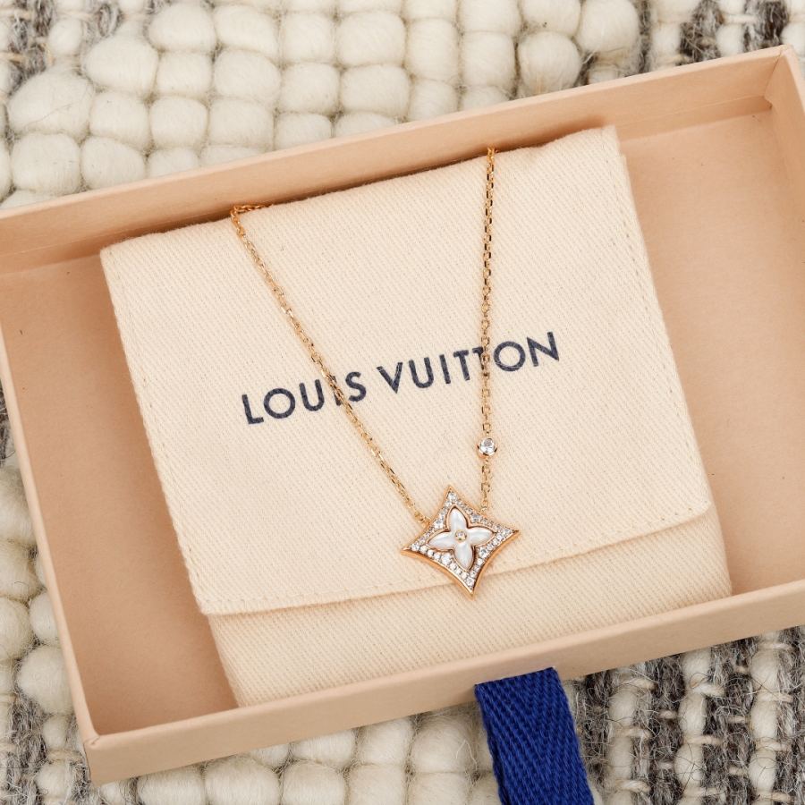 Louis Vuitton Jewelry four-leaf clover necklace, customizable with real gold and diamonds — AAA Quality Replica — photo 2