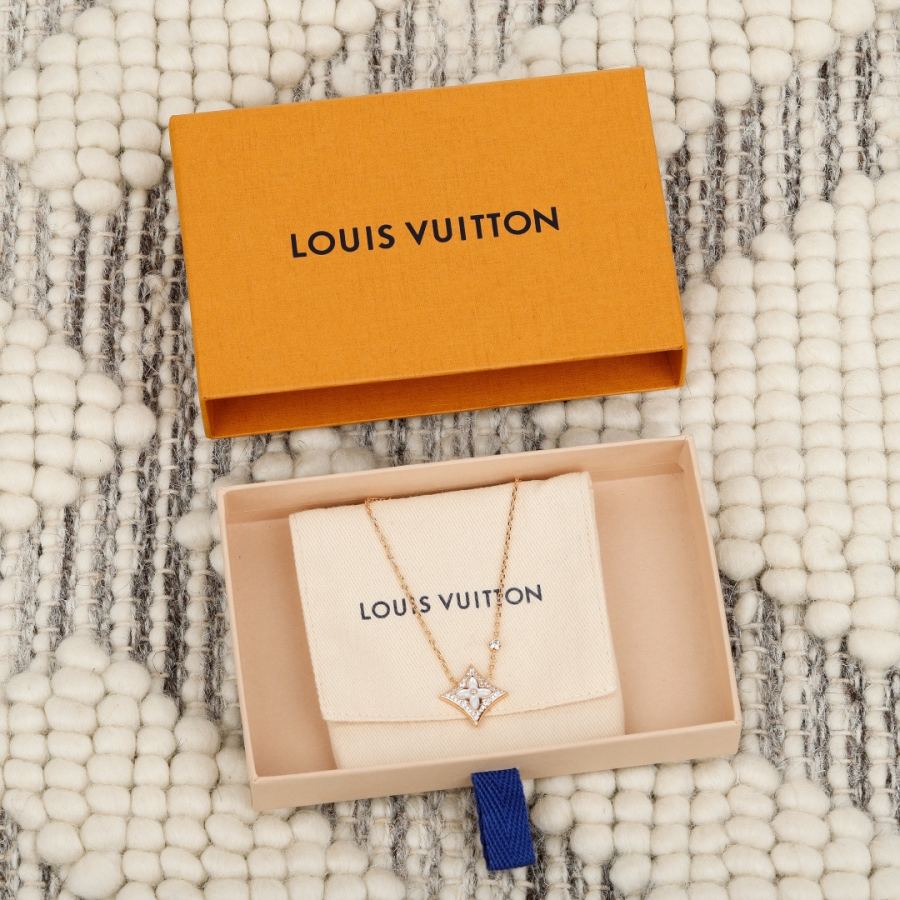 Louis Vuitton Jewelry four-leaf clover necklace, customizable with real gold and diamonds — AAA Quality Replica