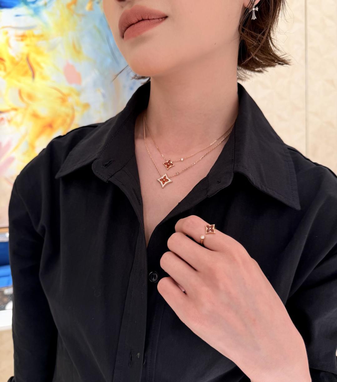 Louis Vuitton Jewelry four-leaf clover necklace, customizable with real gold and diamonds — 1:1 Replica For Sale — photo 7