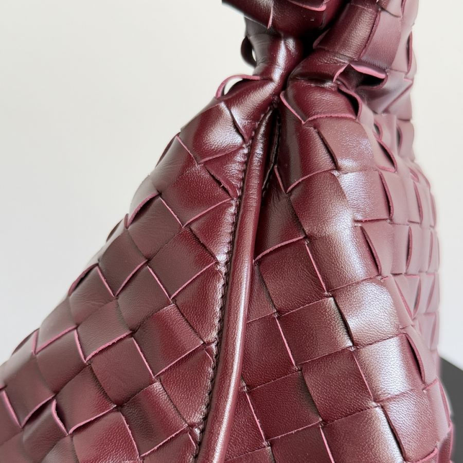 Bottega Veneta bag I seem to be obsessed with this BV bag recently The new Hop is really not too — Premium Replica — photo 5