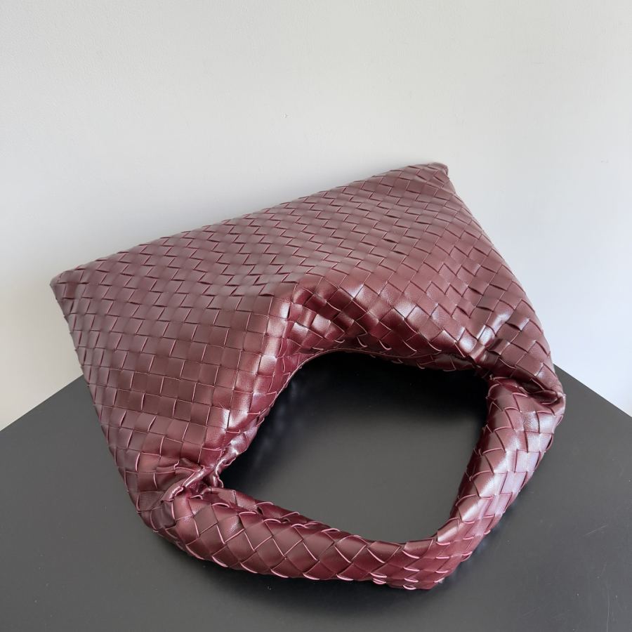 Bottega Veneta bag I seem to be obsessed with this BV bag recently The new Hop is really not too — Premium Replica — photo 4
