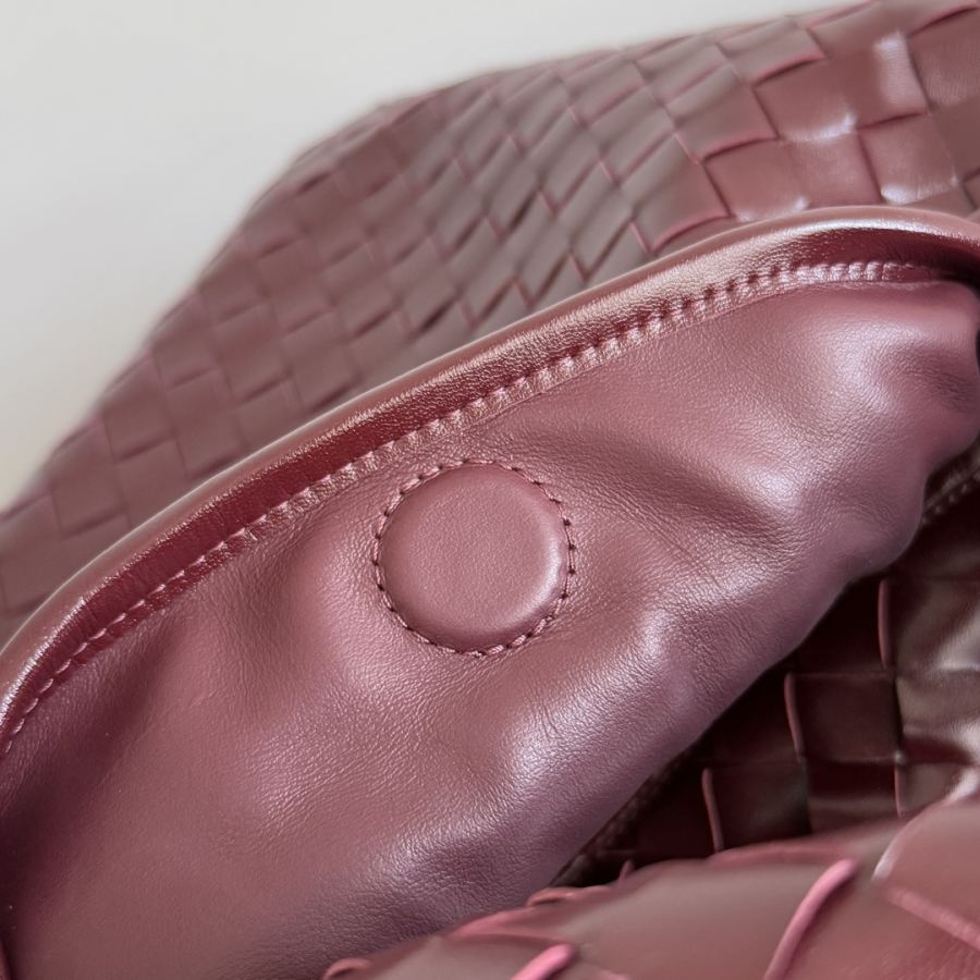 Bottega Veneta bag I seem to be obsessed with this BV bag recently The new Hop is really not too — Premium Replica — photo 6
