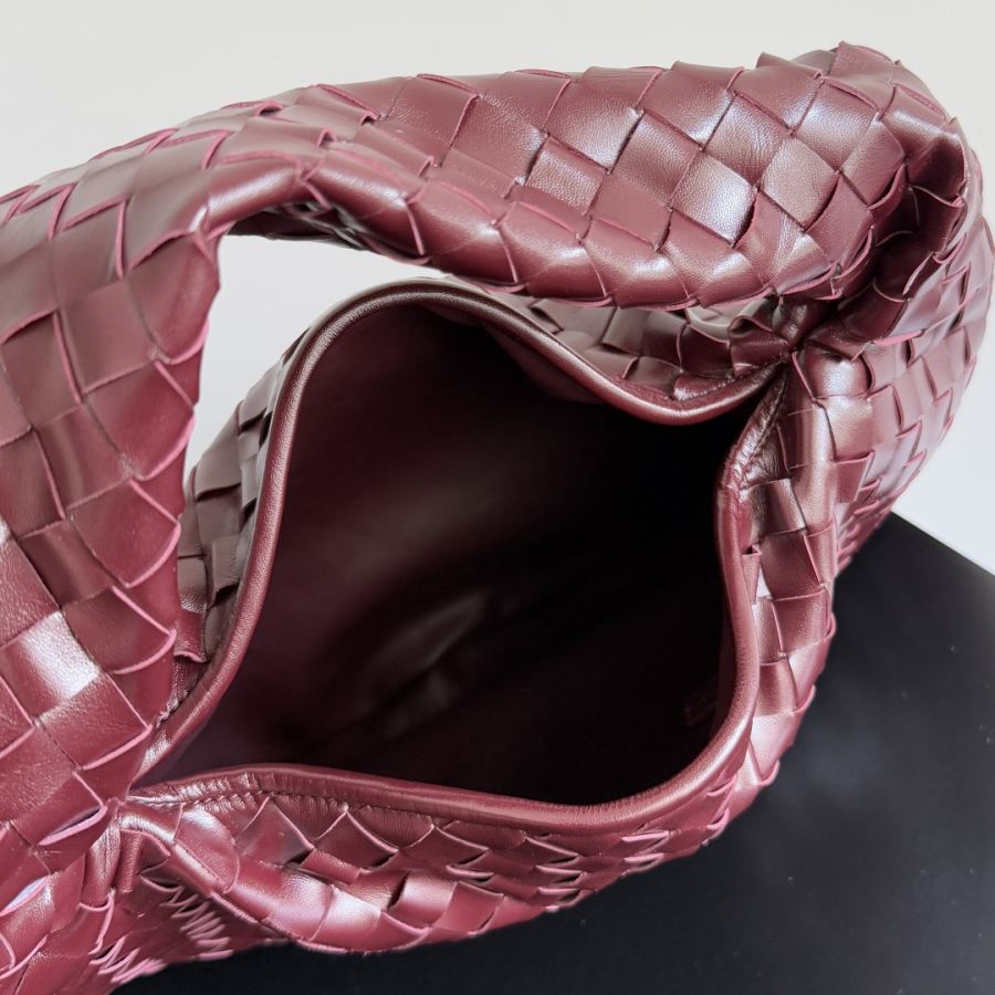 Bottega Veneta bag I seem to be obsessed with this BV bag recently The new Hop is really not too — Premium Replica — photo 8