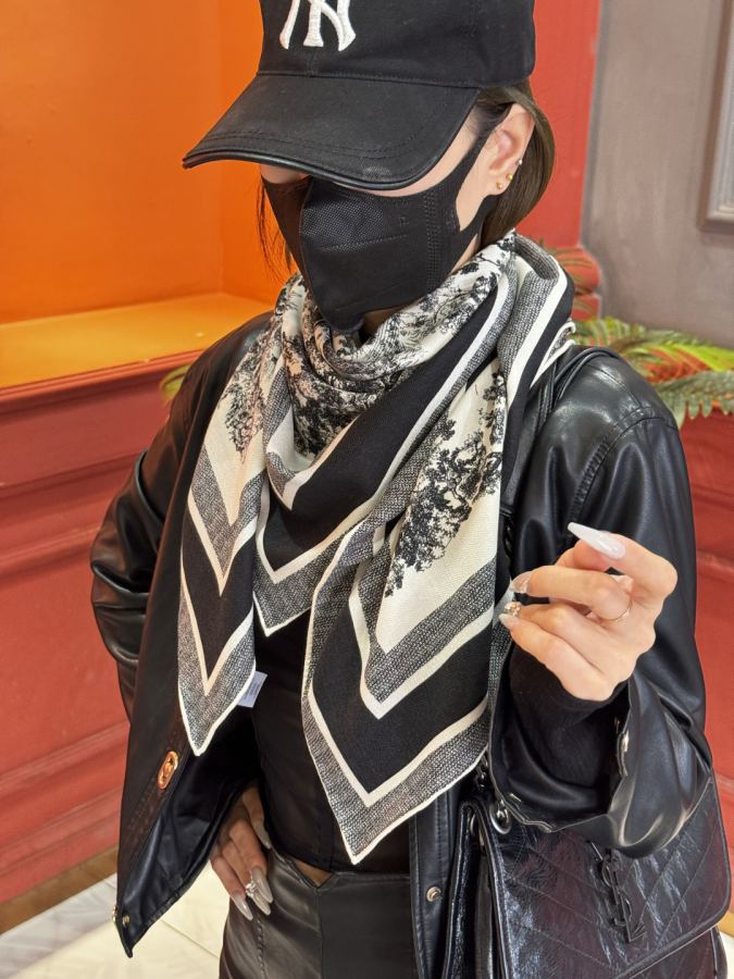 Dior scarf New 𝐃𝐈𝐎𝐑 Early Spring New "Ruyicong Hand-painted Square Scarf" — 1:1 Replica — photo 2