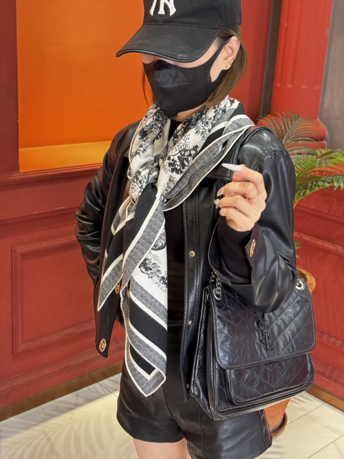 Dior scarf New 𝐃𝐈𝐎𝐑 Early Spring New "Ruyicong Hand-painted Square Scarf" — 1:1 Replica — photo 4